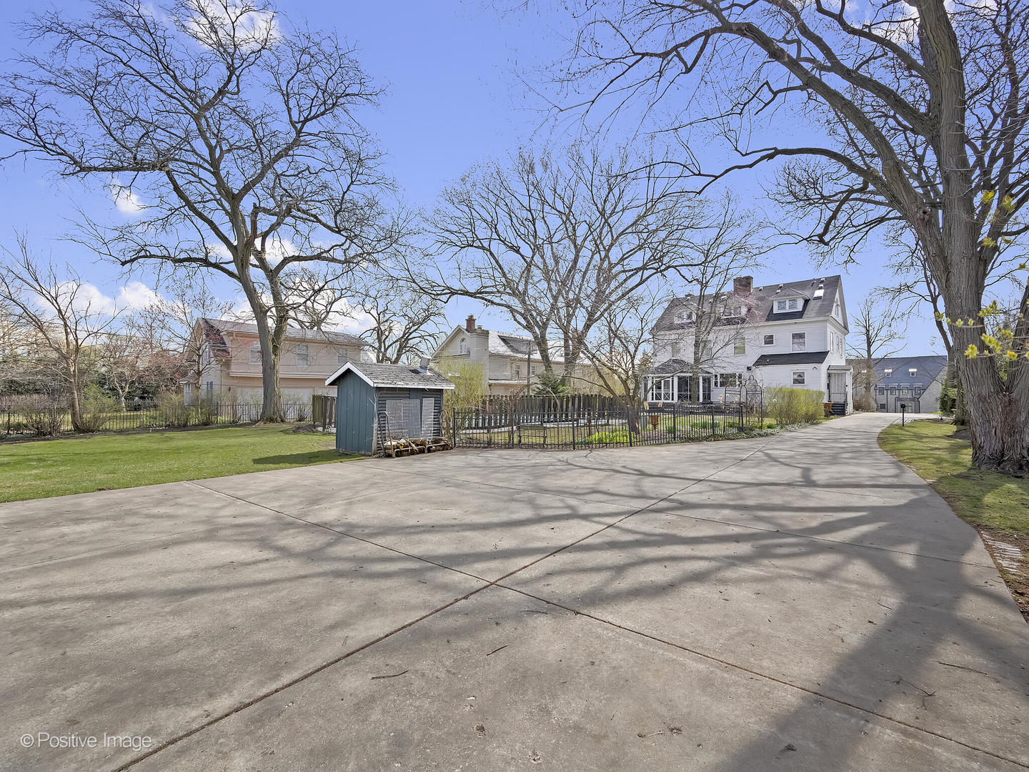 337 E 3rd Street
