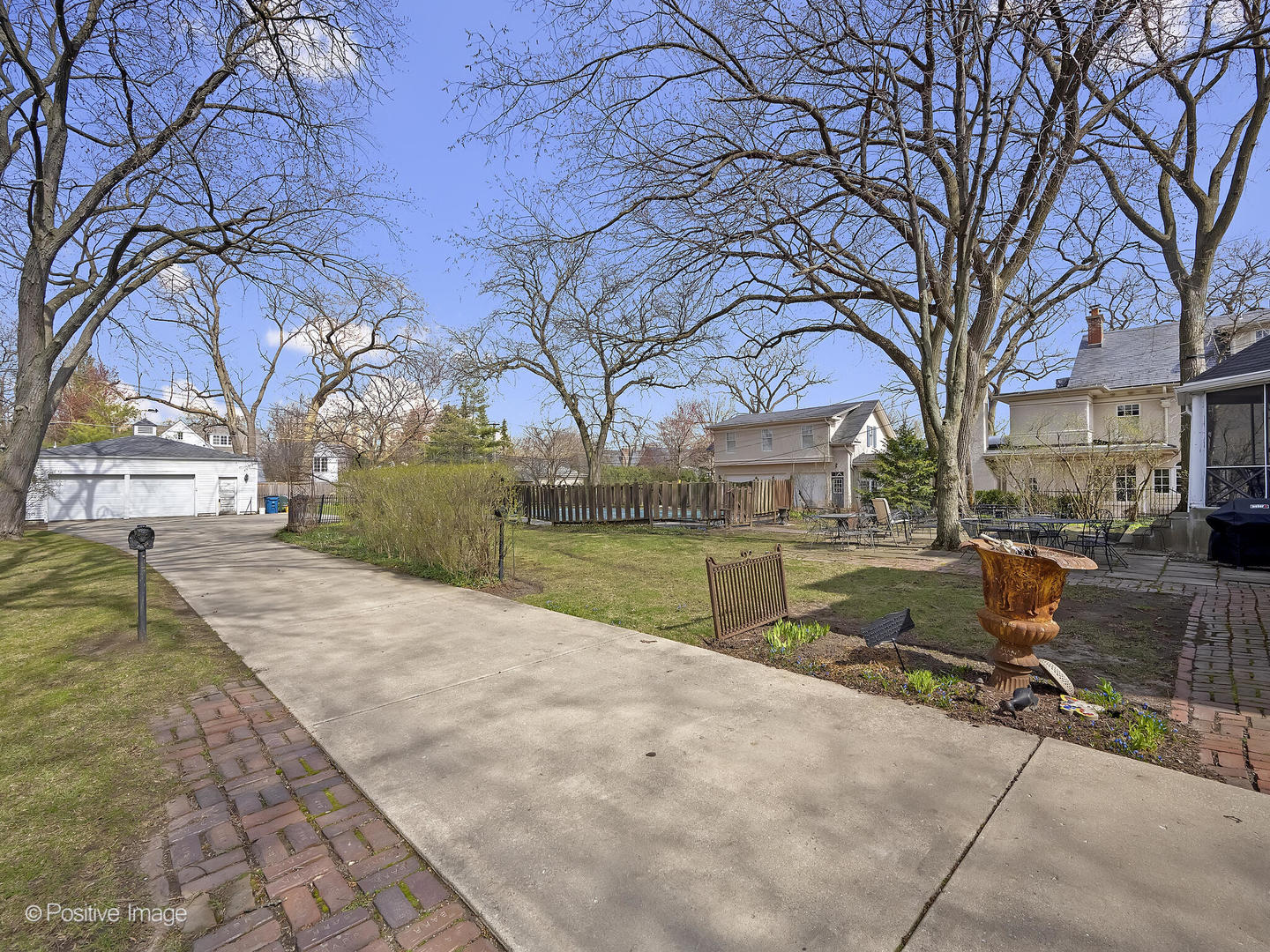 337 E 3rd Street