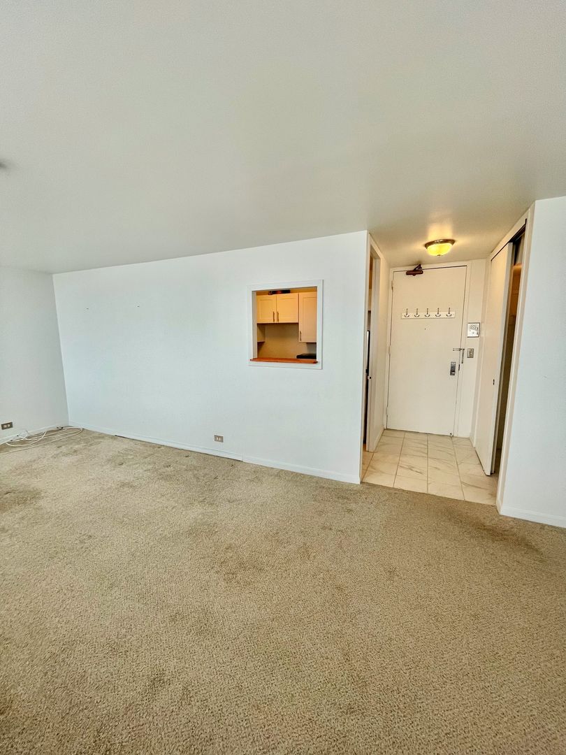 2626 N LAKEVIEW Avenue Unit: 1906