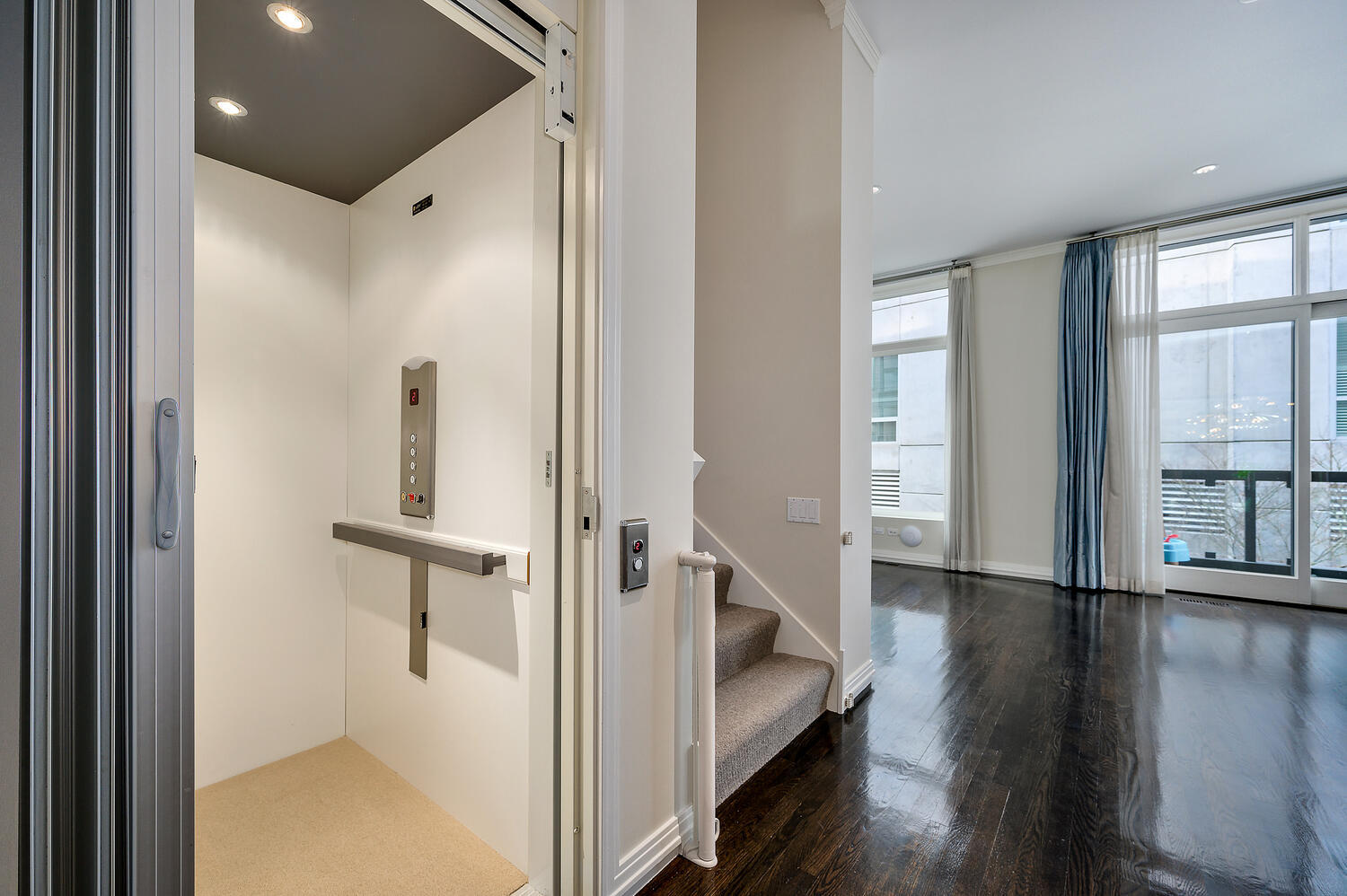 1007 N Dearborn Street