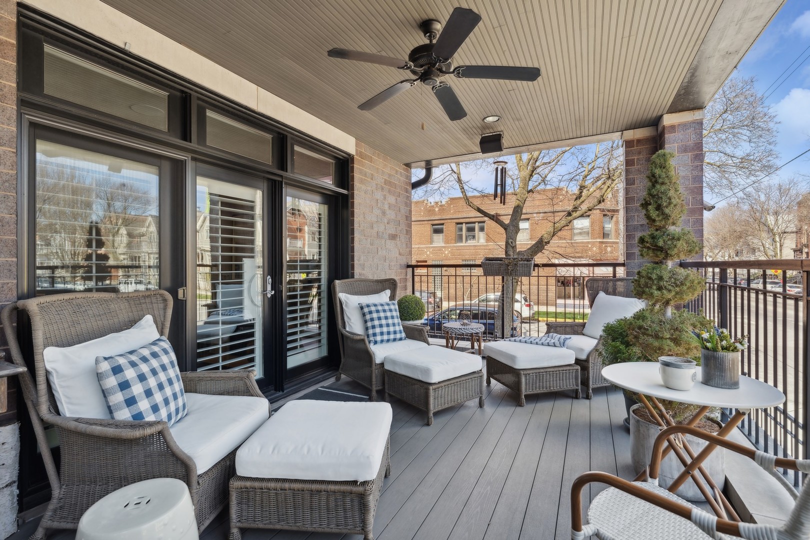 3222 N SOUTHPORT Avenue Unit: 1N