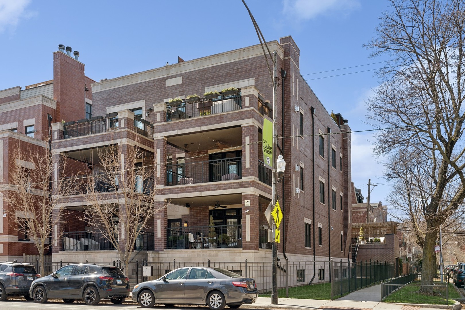 3222 N SOUTHPORT Avenue Unit: 1N