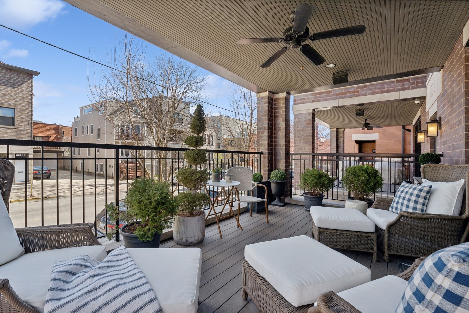 3222 N SOUTHPORT Avenue Unit: 1N