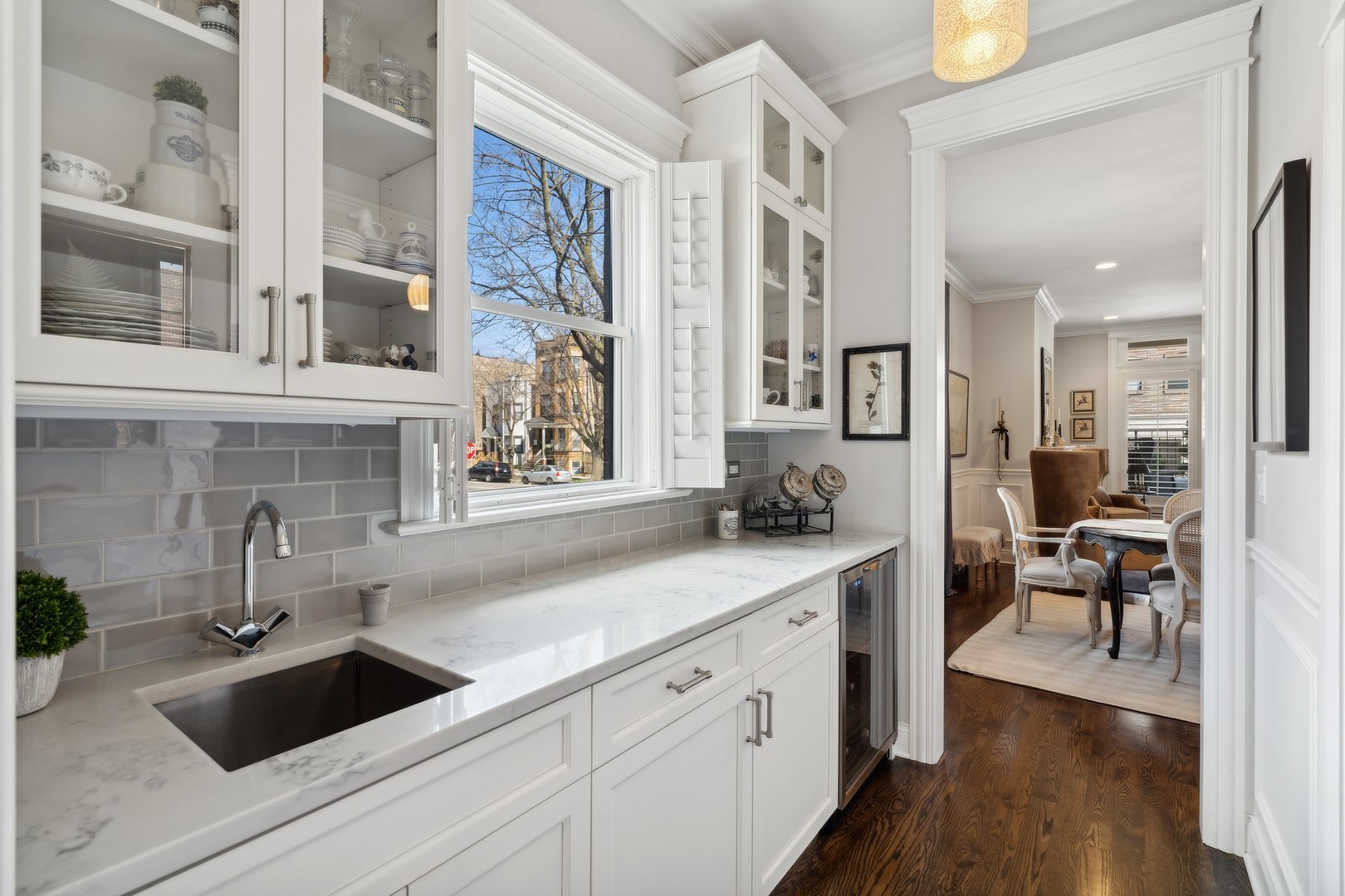 3222 N SOUTHPORT Avenue Unit: 1N