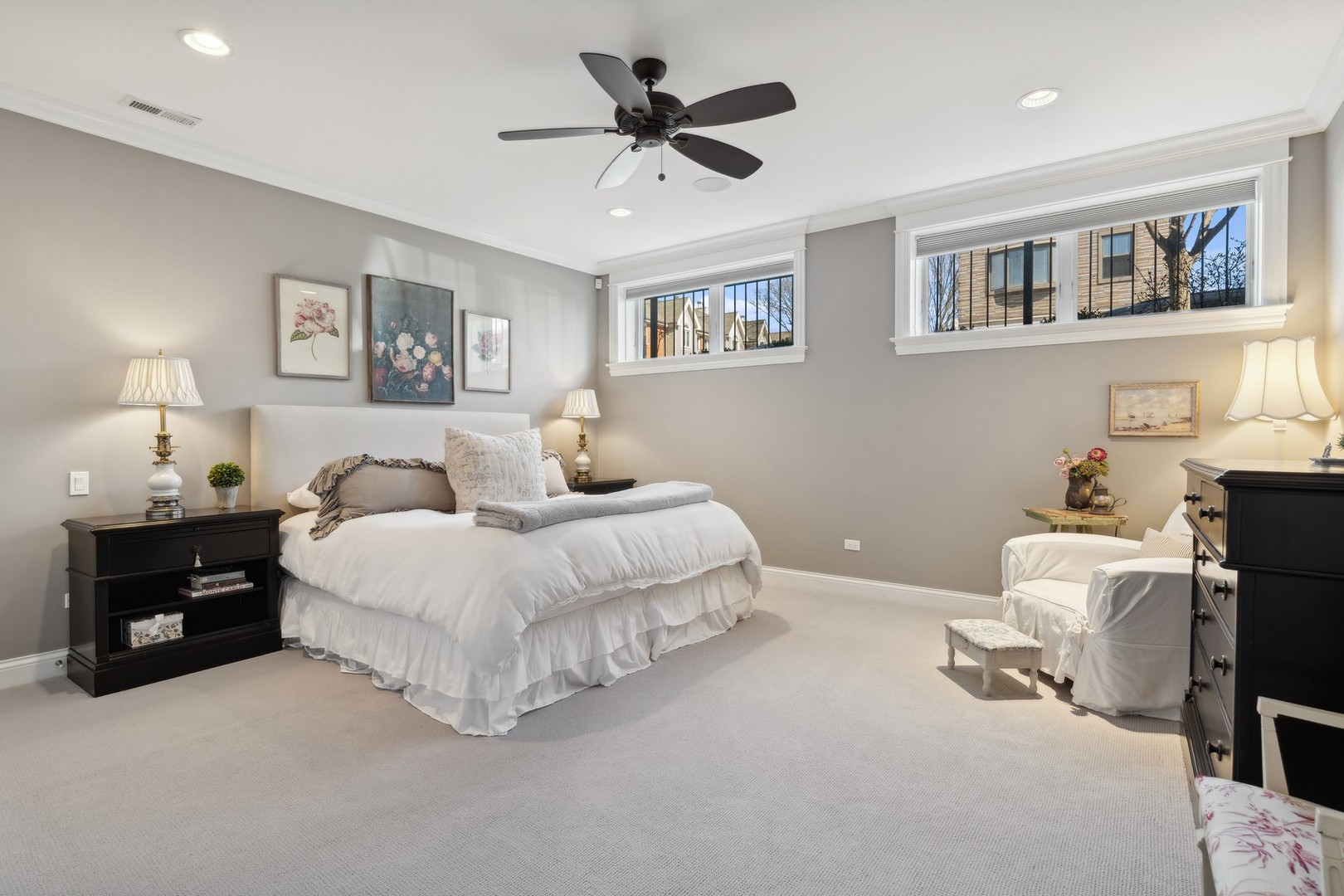 3222 N SOUTHPORT Avenue Unit: 1N