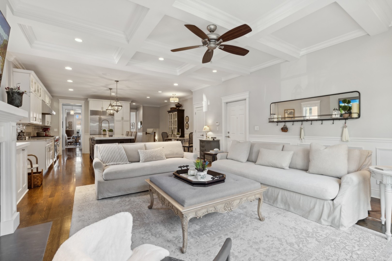 3222 N SOUTHPORT Avenue Unit: 1N