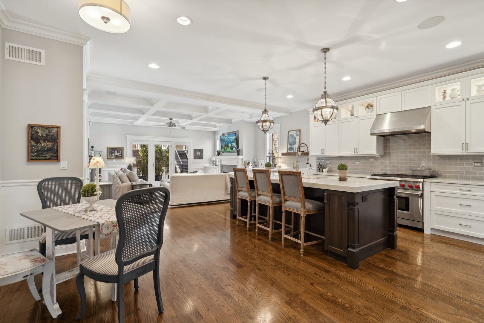 3222 N SOUTHPORT Avenue Unit: 1N