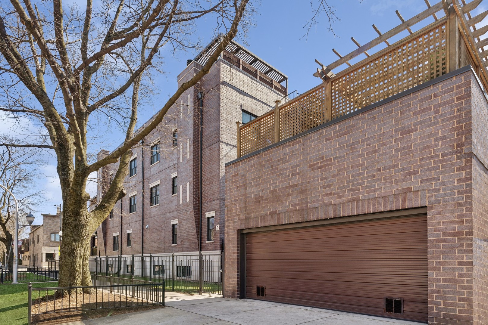 3222 N SOUTHPORT Avenue Unit: 1N