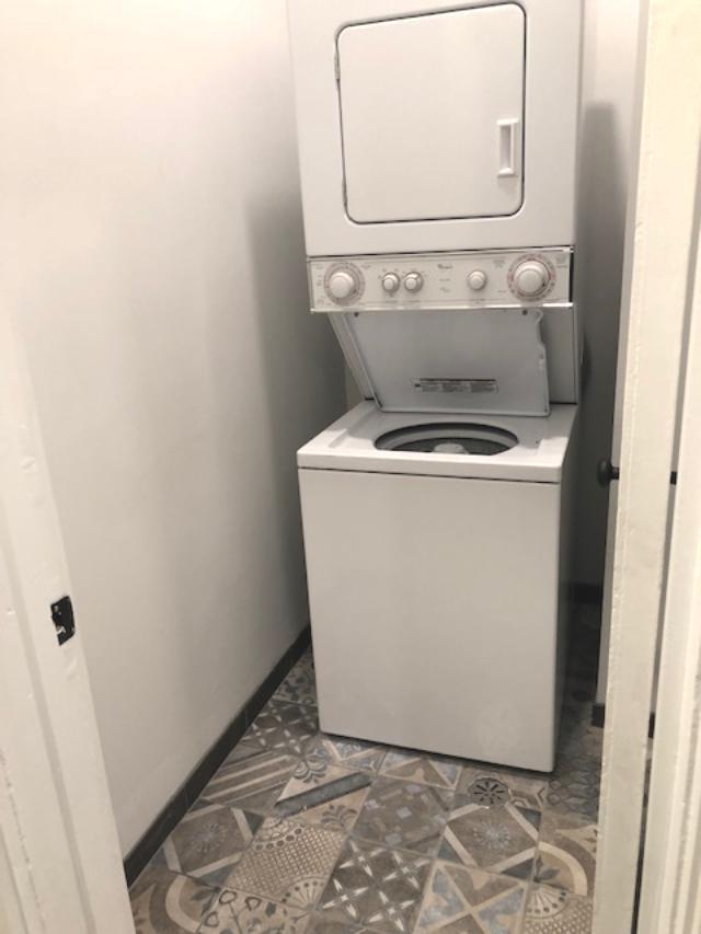 900 W Wrightwood Avenue Unit: 1W