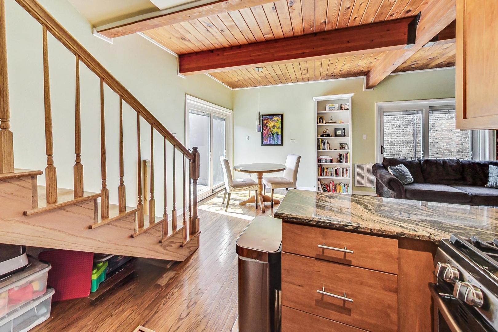 1135 W Drummond Place Unit: B7