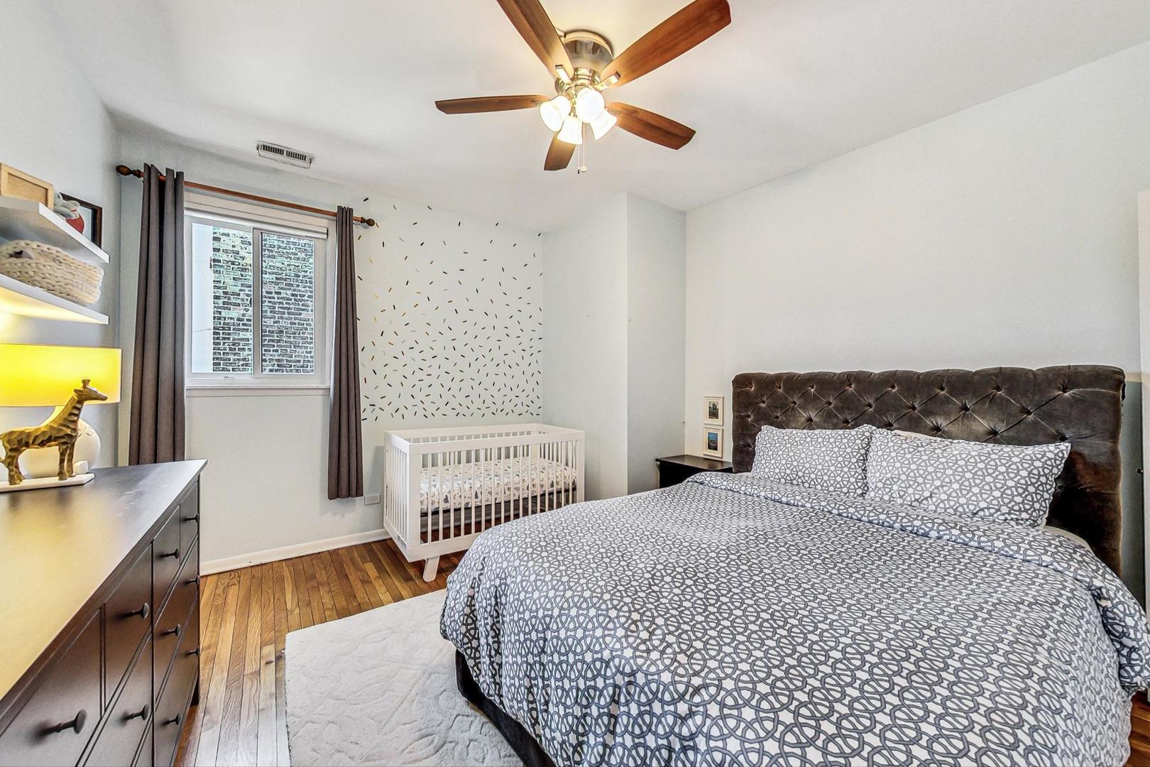 1135 W Drummond Place Unit: B7