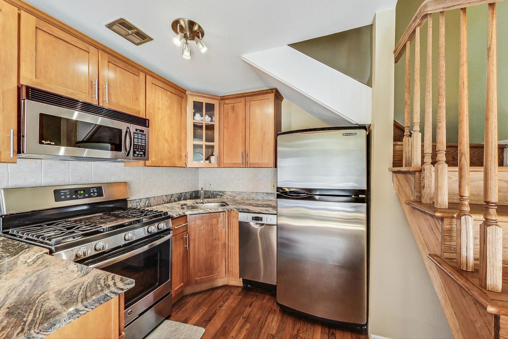 1135 W Drummond Place Unit: B7