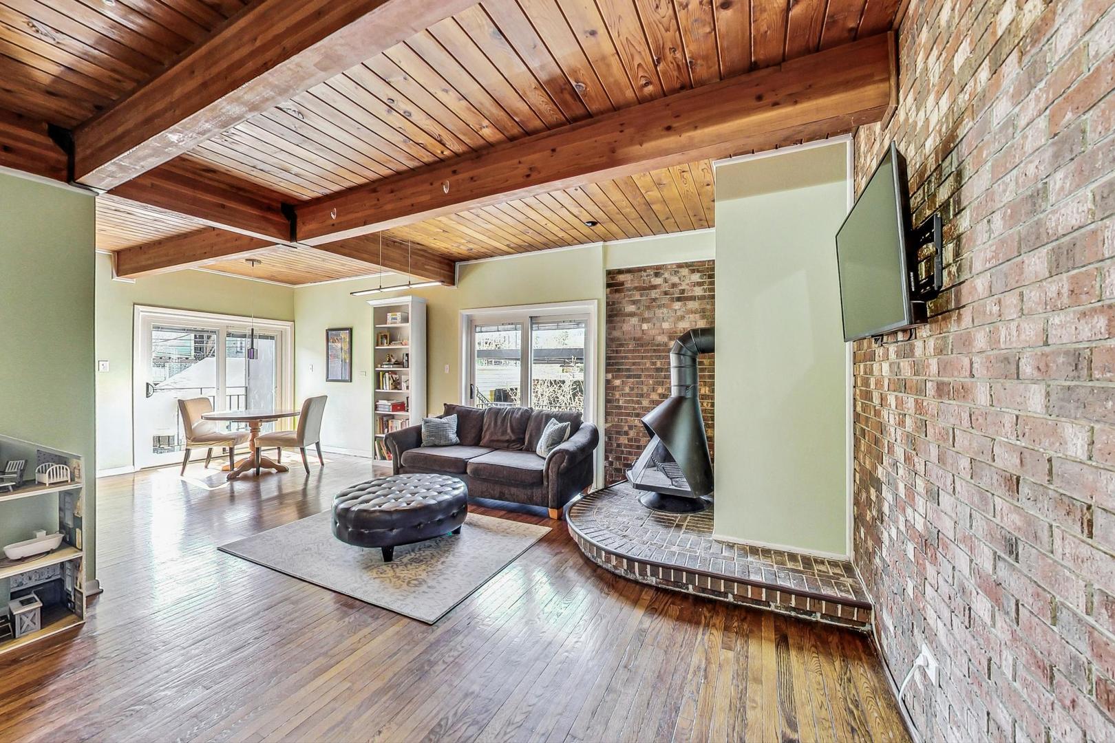 1135 W Drummond Place Unit: B7