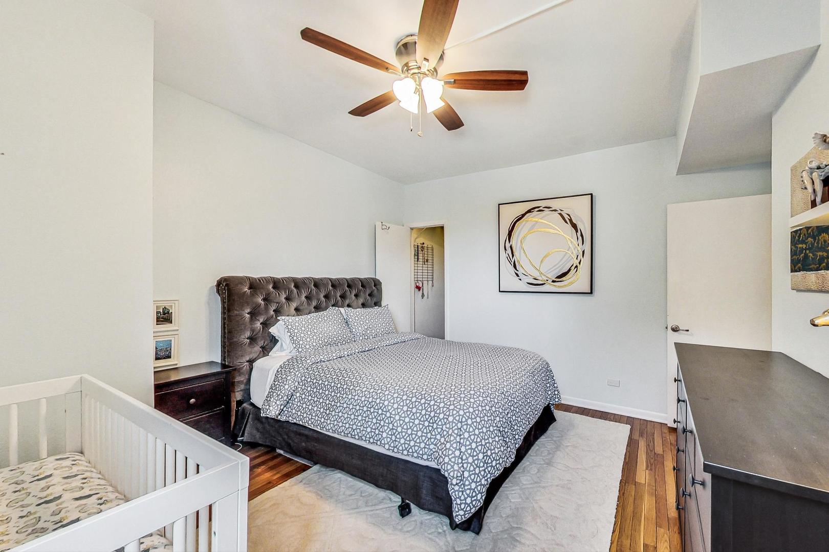 1135 W Drummond Place Unit: B7