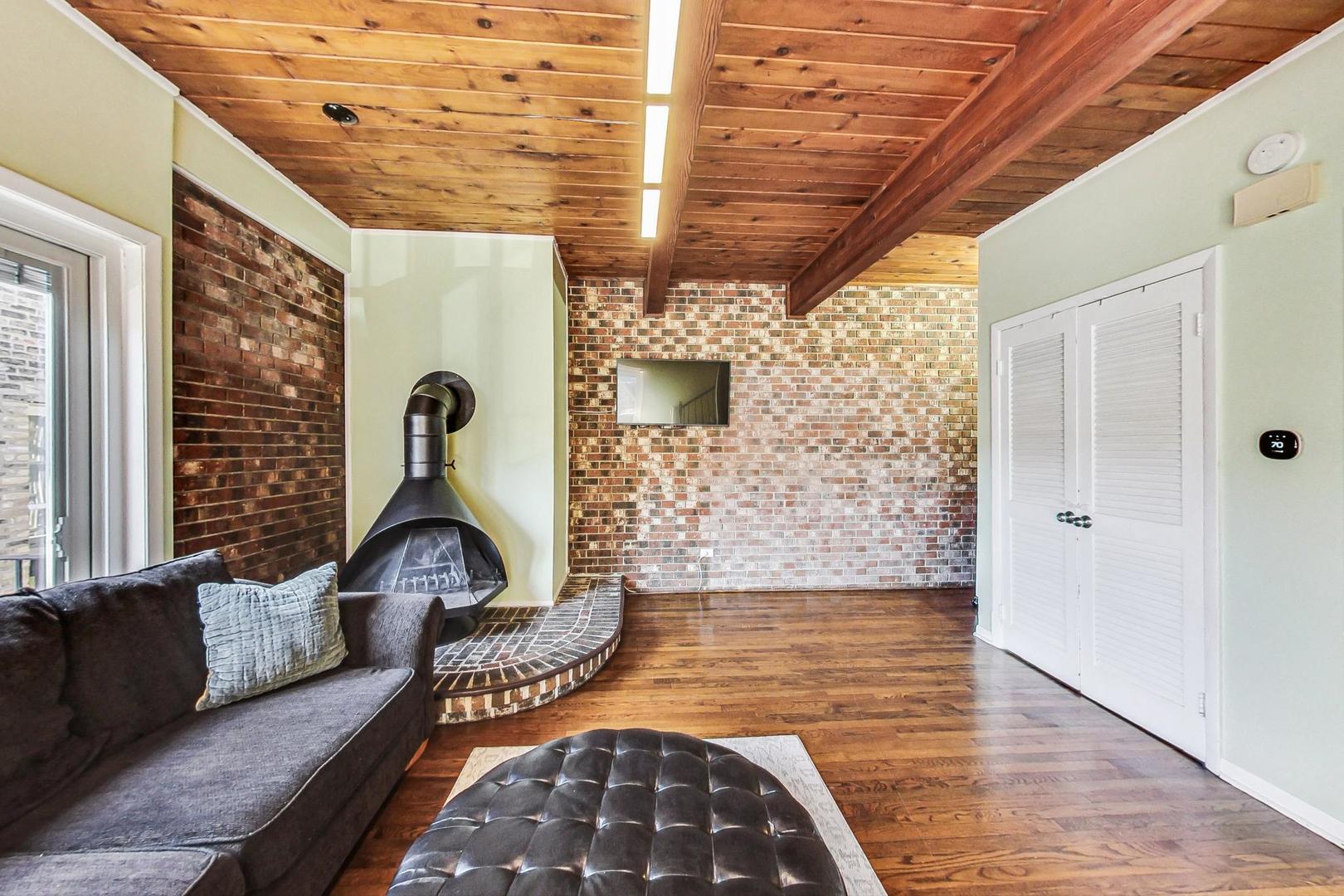 1135 W Drummond Place Unit: B7