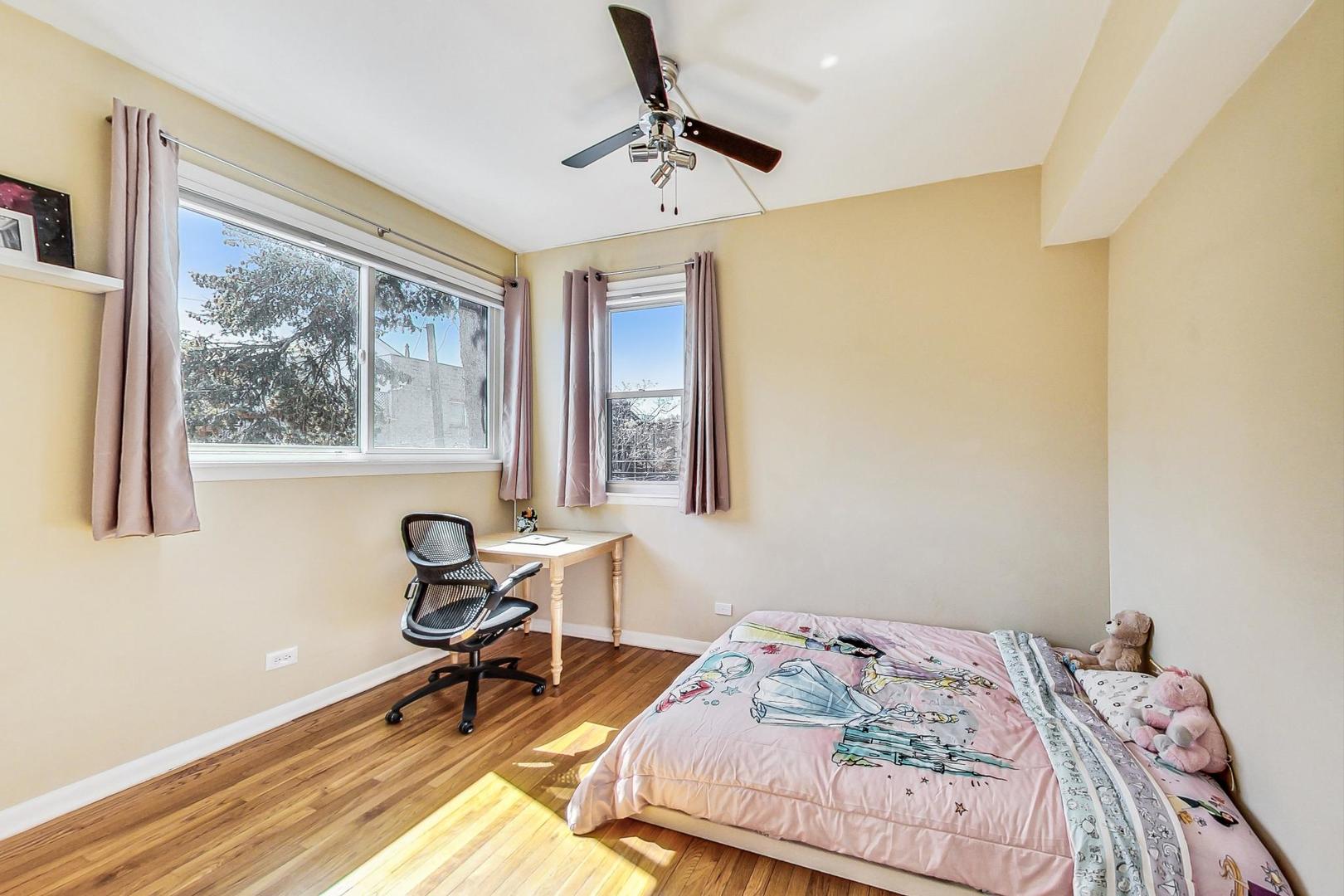 1135 W Drummond Place Unit: B7