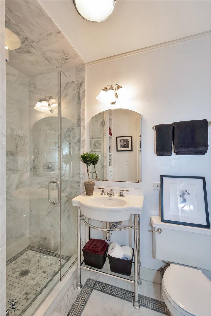 1713 N North Park Avenue Unit: 1S