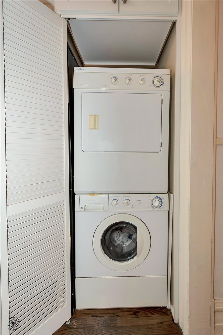 1713 N North Park Avenue Unit: 1S