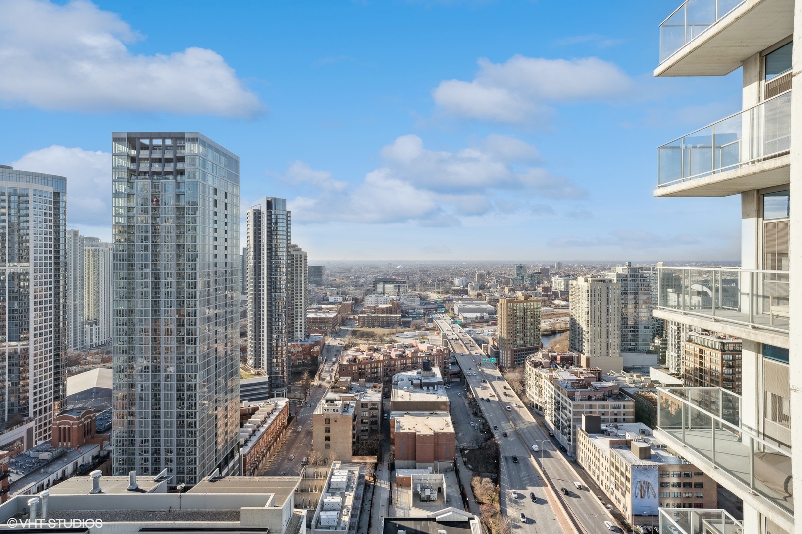 303 W OHIO Street Unit: 3206