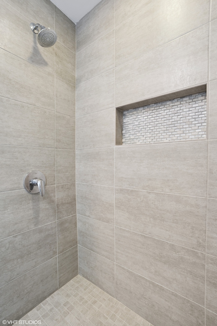 303 W OHIO Street Unit: 3206