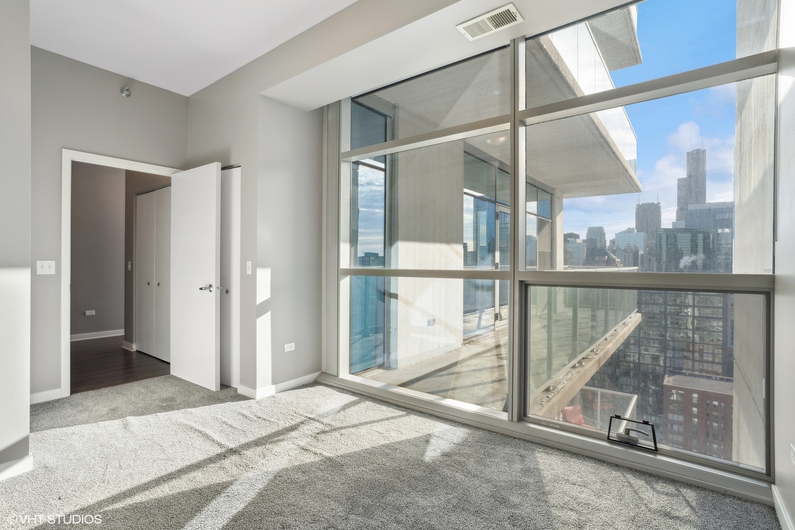 303 W OHIO Street Unit: 3206