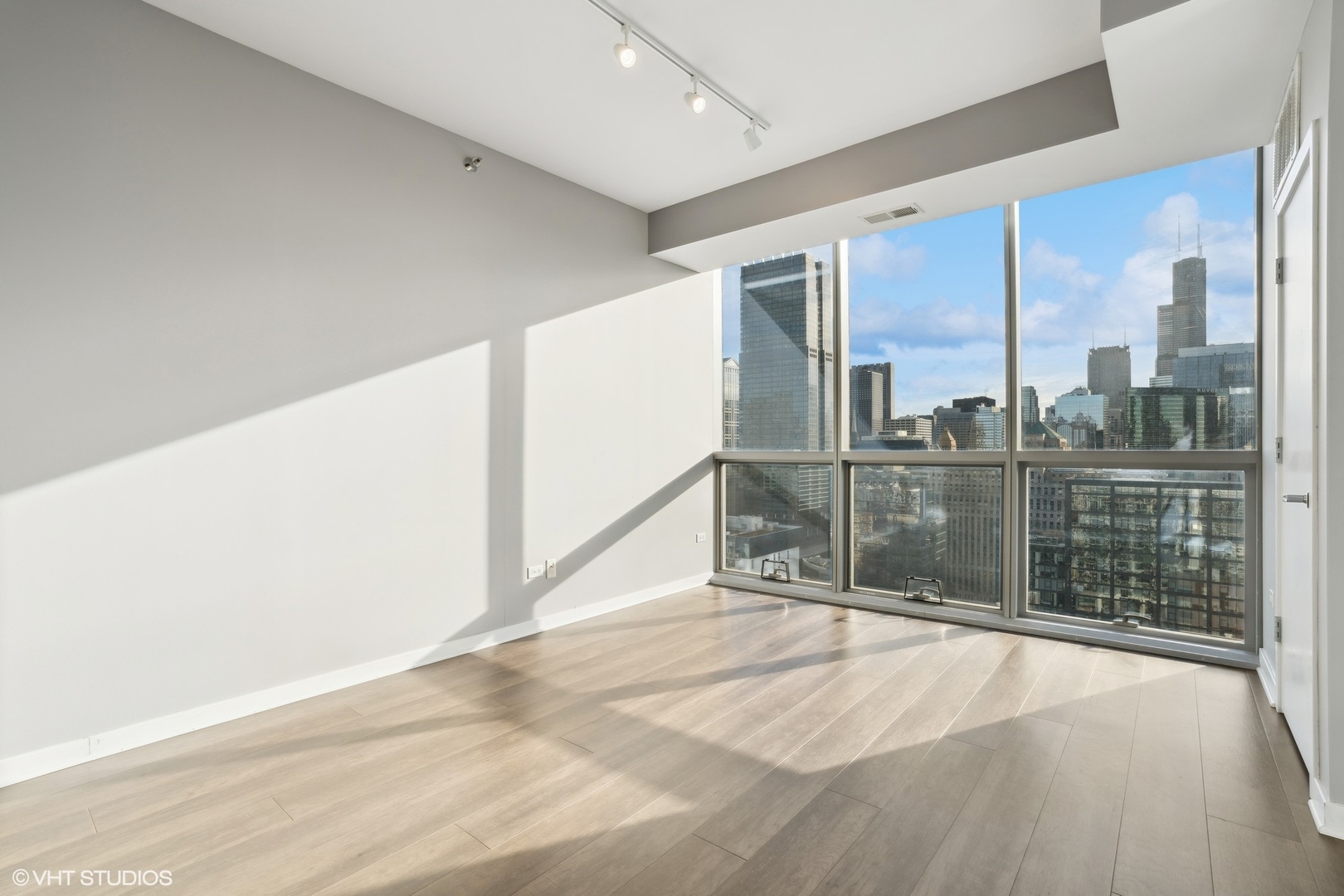303 W OHIO Street Unit: 3206