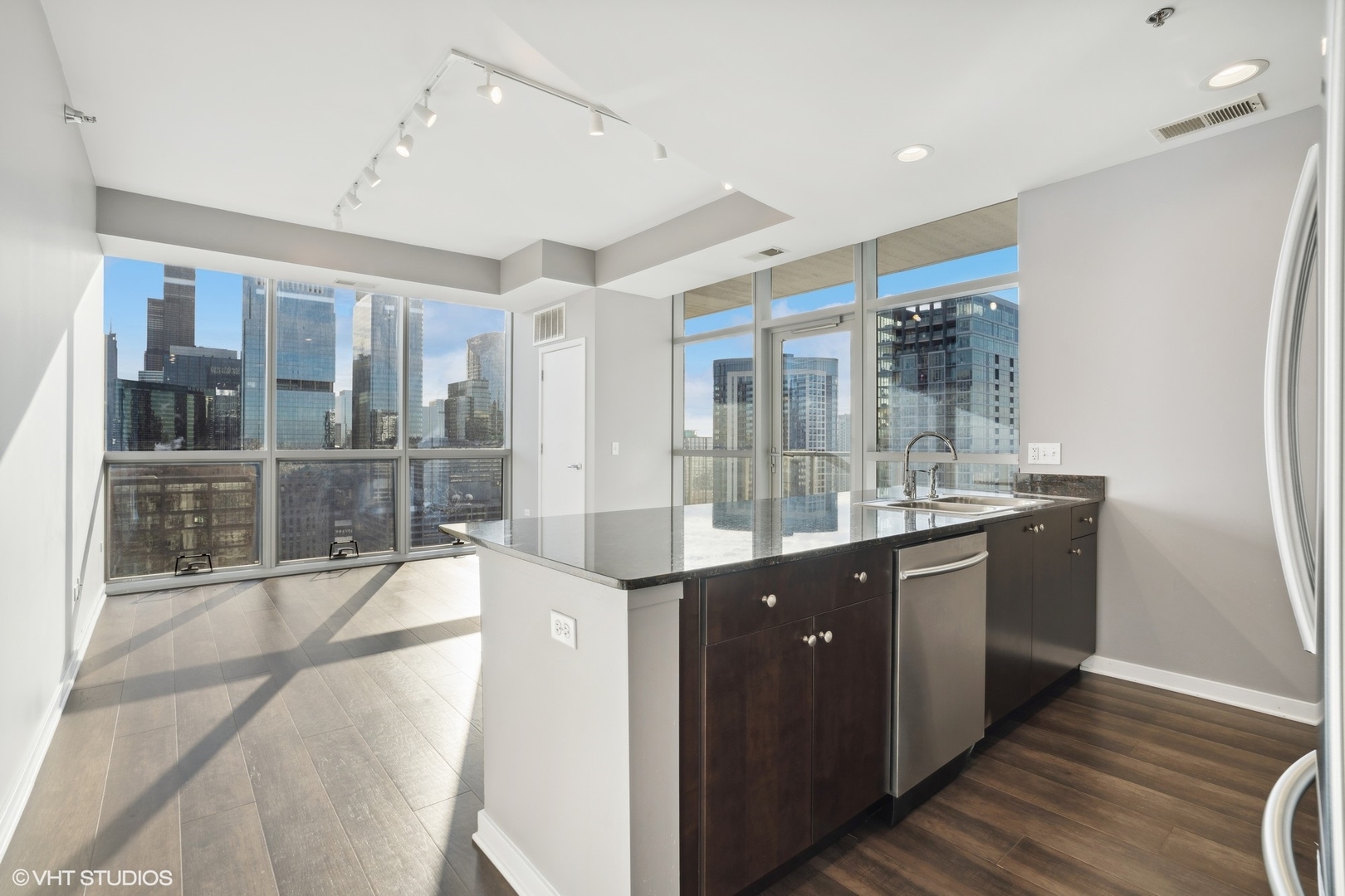 303 W OHIO Street Unit: 3206