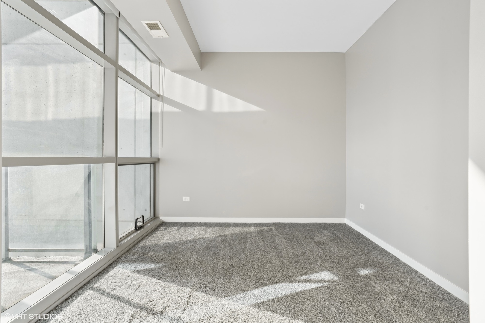 303 W OHIO Street Unit: 3206