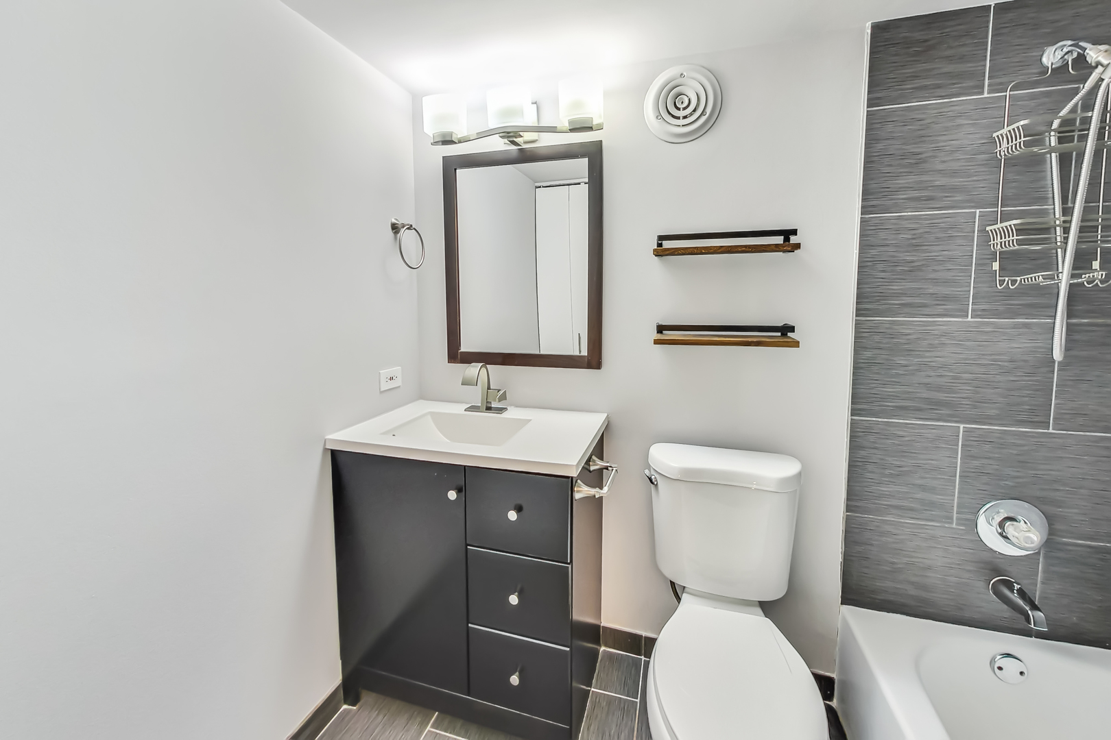 711 W GORDON Terrace Unit: 108