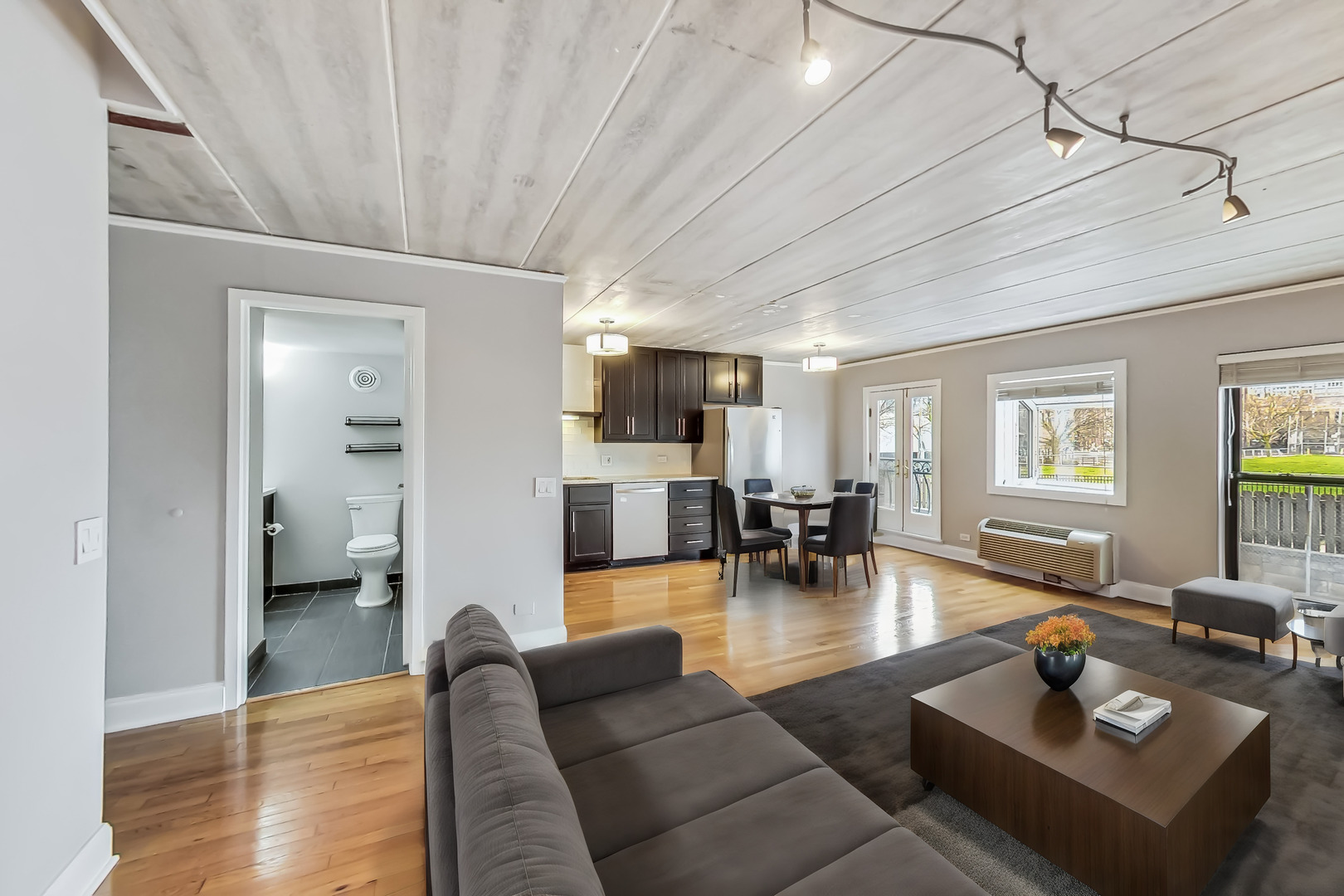 711 W GORDON Terrace Unit: 108