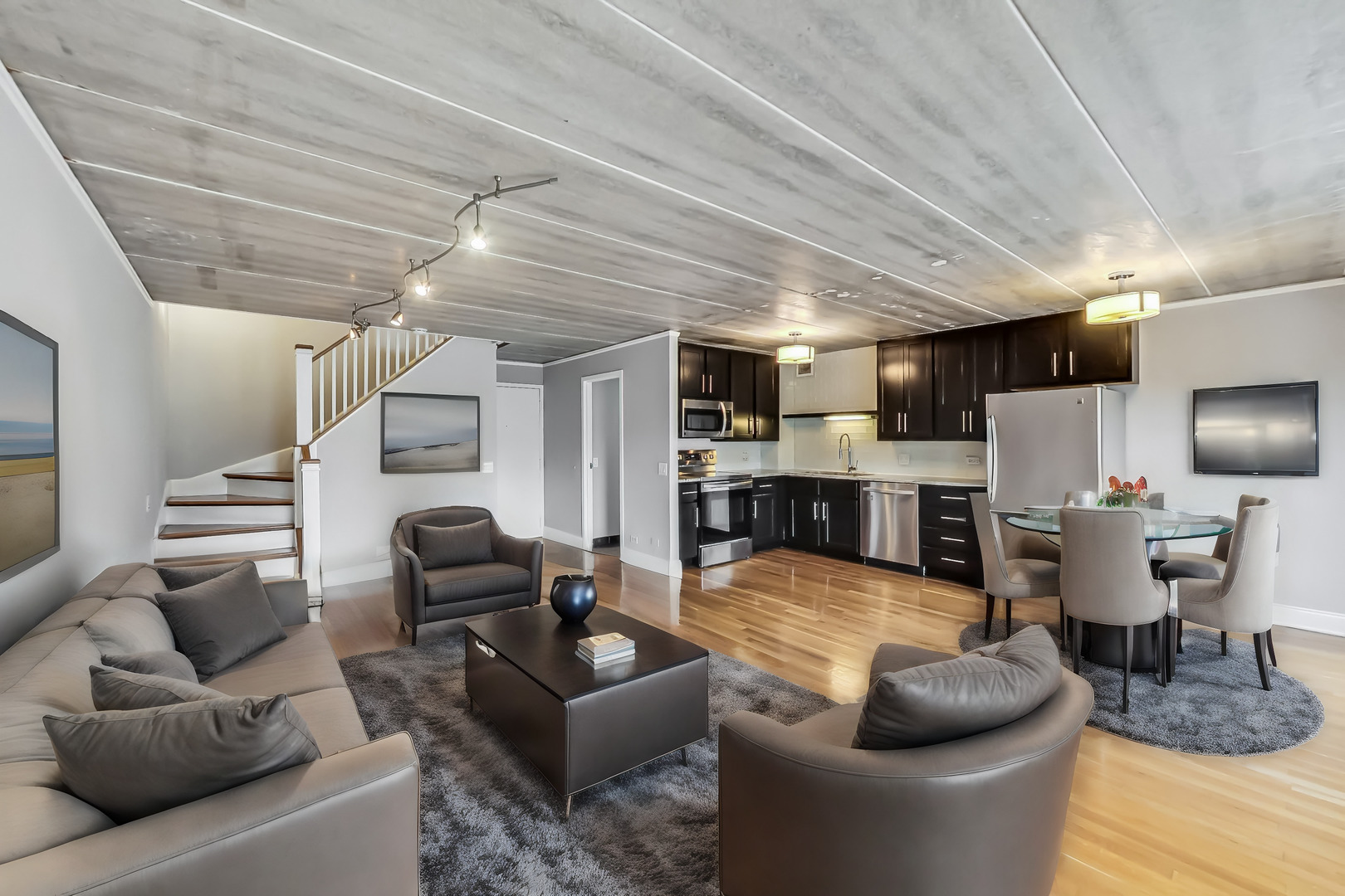 711 W GORDON Terrace Unit: 108