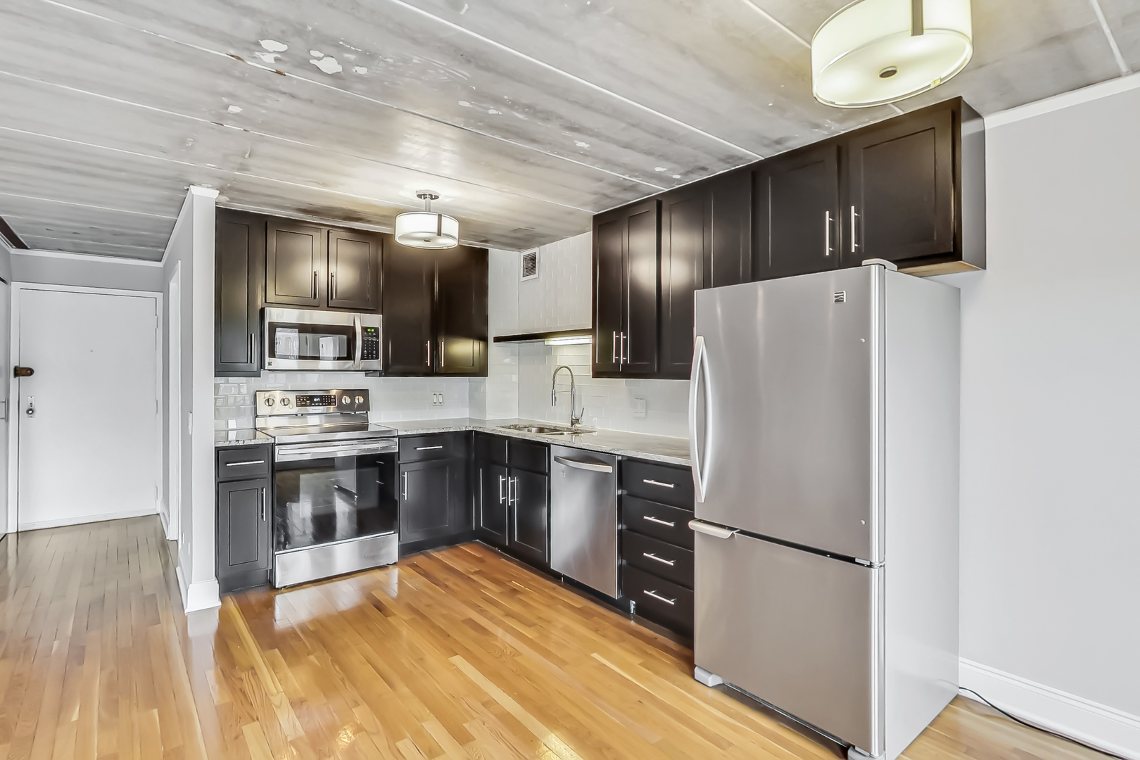 711 W GORDON Terrace Unit: 108