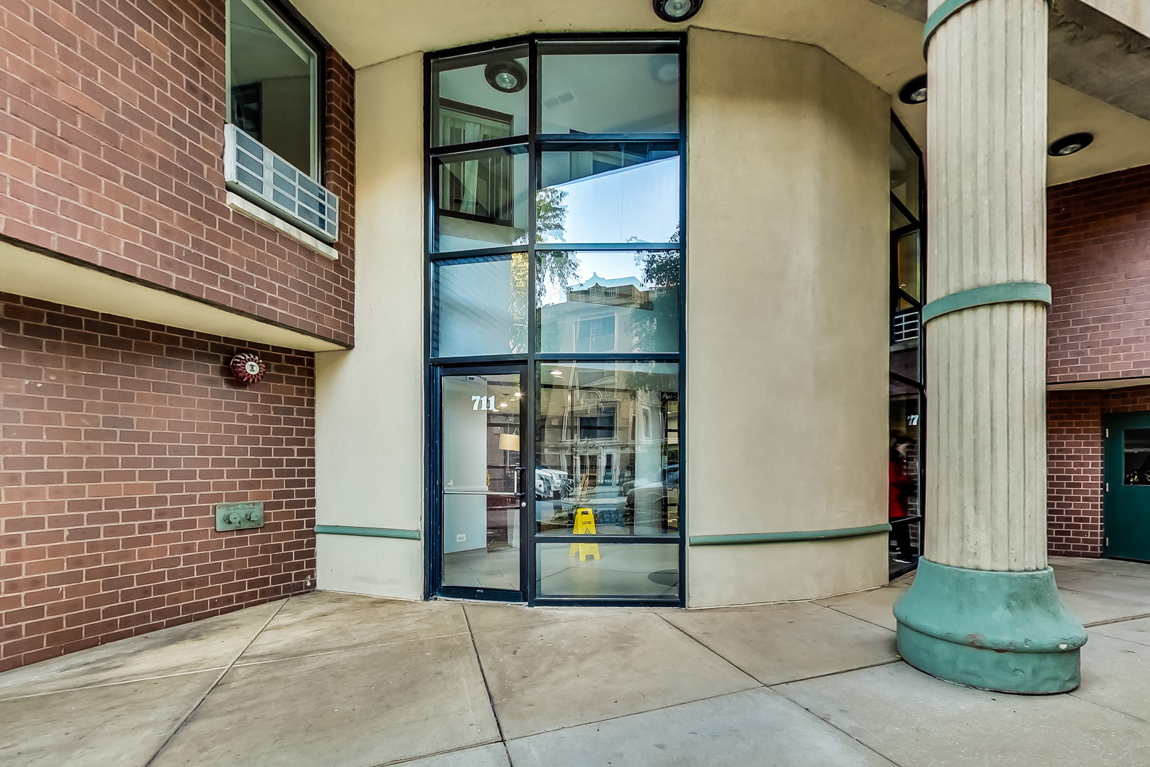 711 W GORDON Terrace Unit: 108