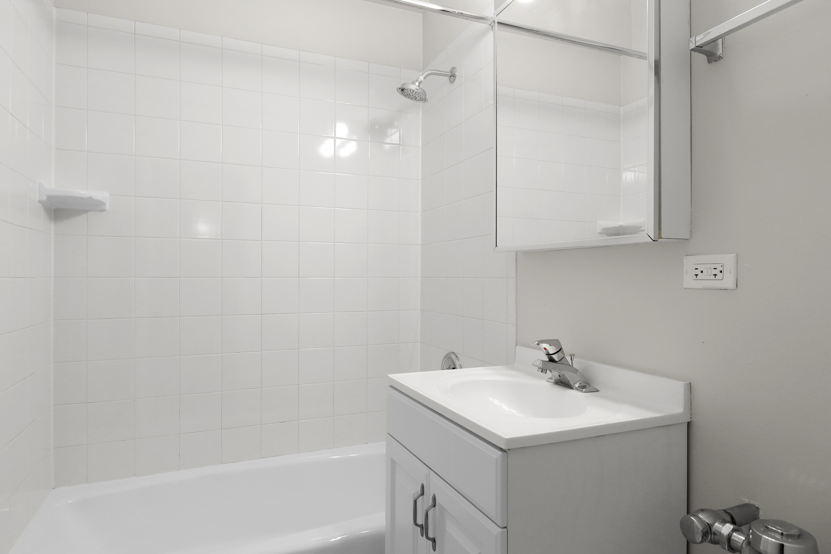 10 W Elm Street Unit: 801