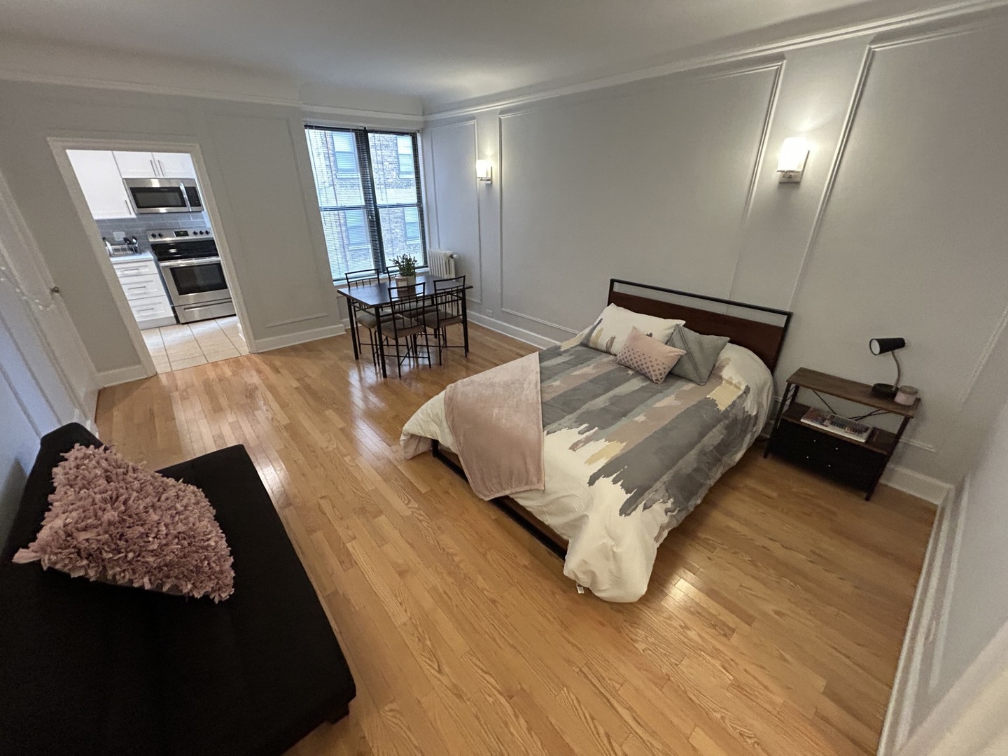 10 W Elm Street Unit: 801