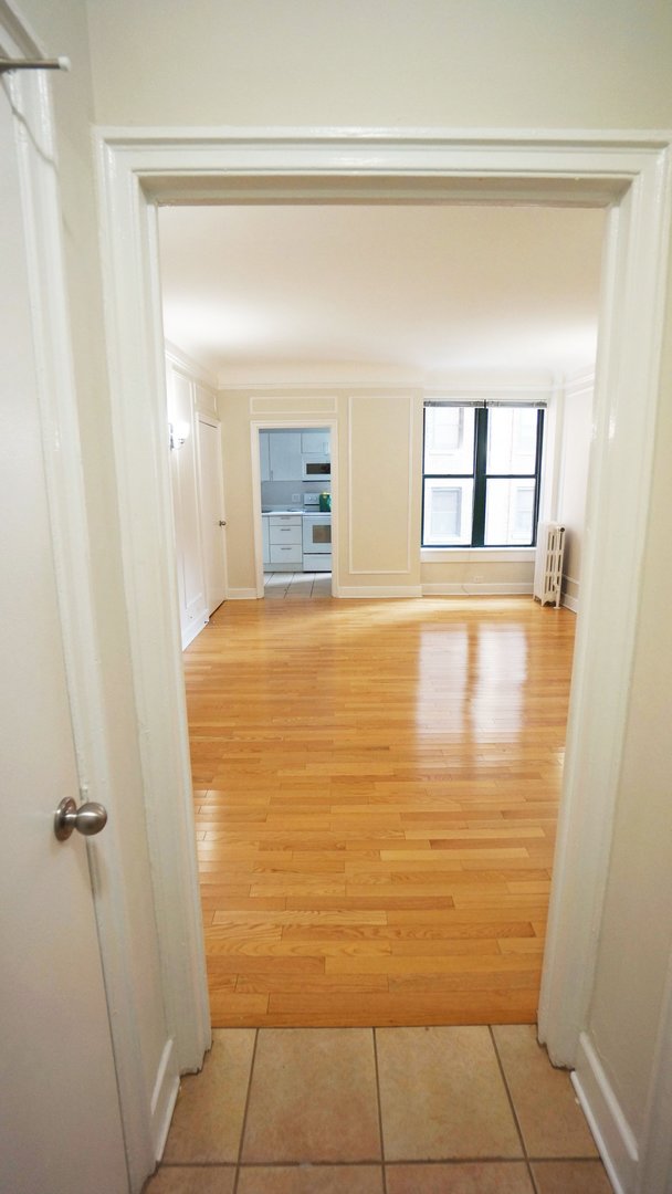 10 W Elm Street Unit: 801