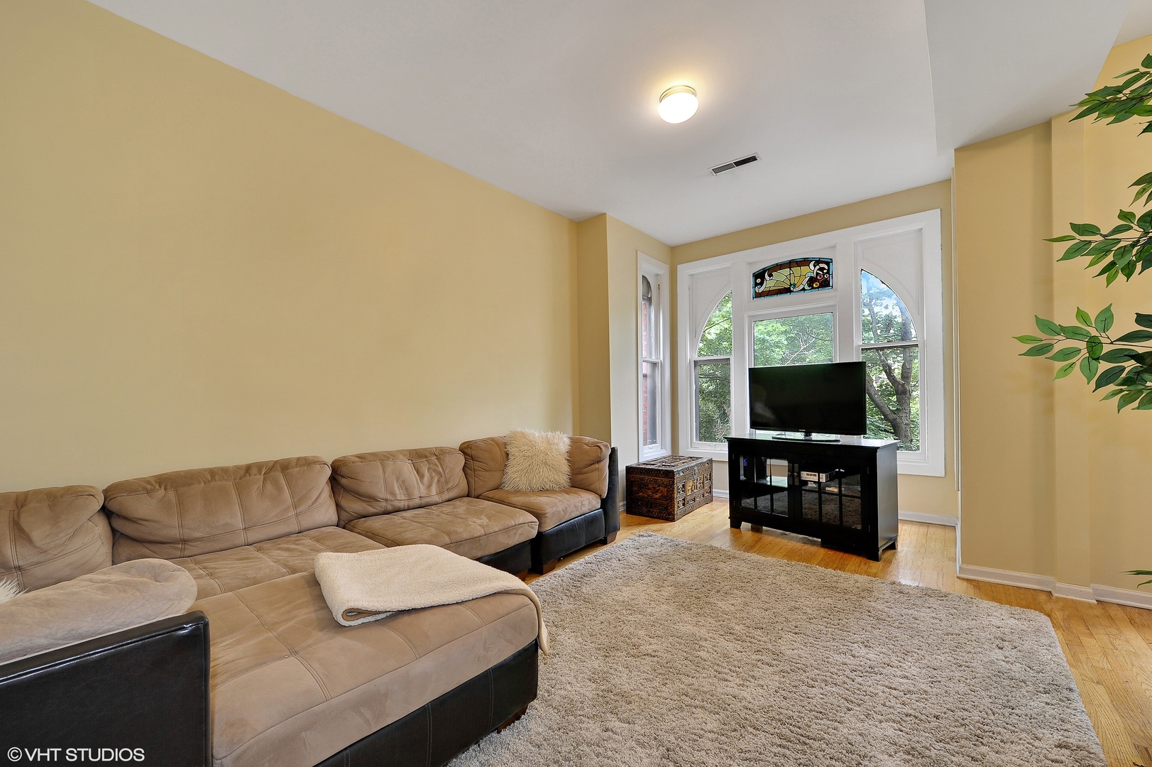 1917 N Larrabee Street Unit: 2