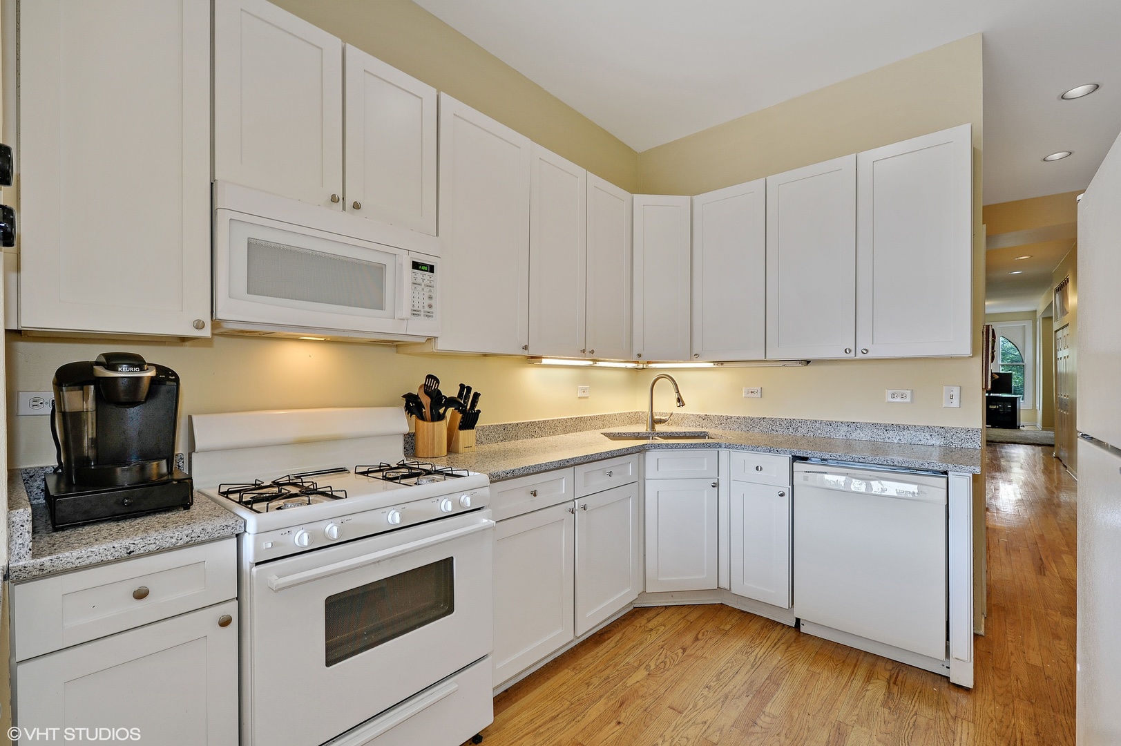 1917 N Larrabee Street Unit: 2