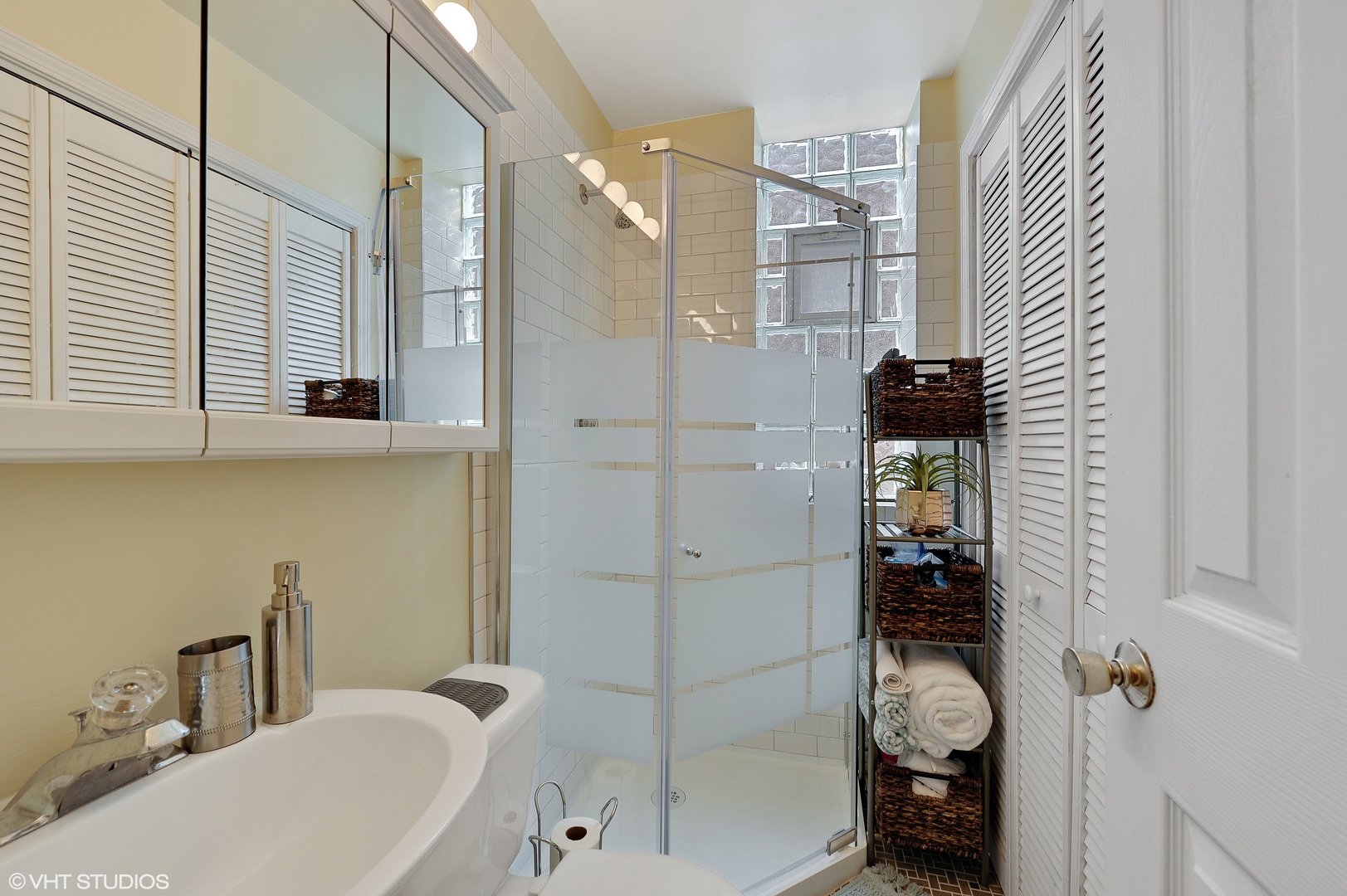 1917 N Larrabee Street Unit: 2