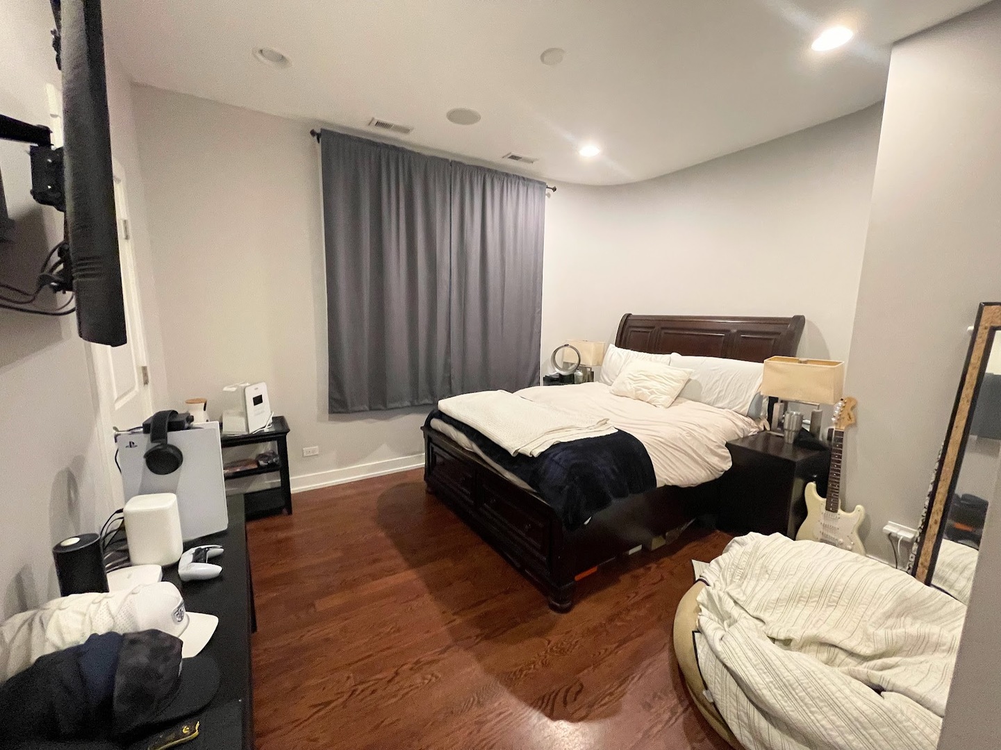 3039 N Sheffield Avenue Unit: 2