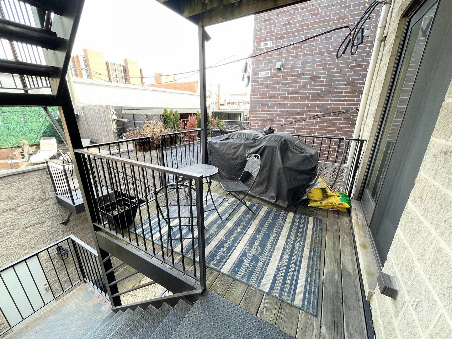 3039 N Sheffield Avenue Unit: 2