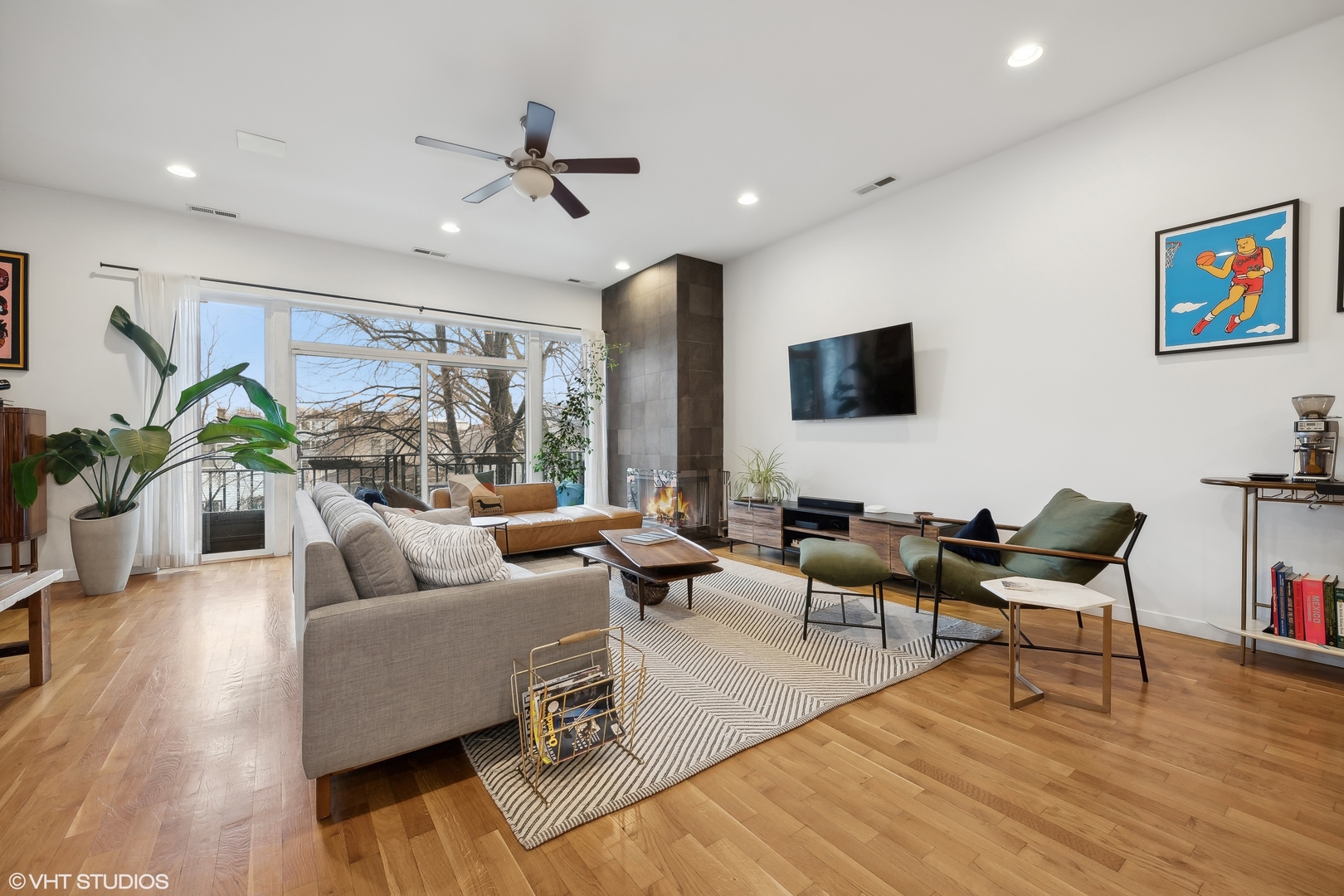 2019 N Whipple Street Unit: 2