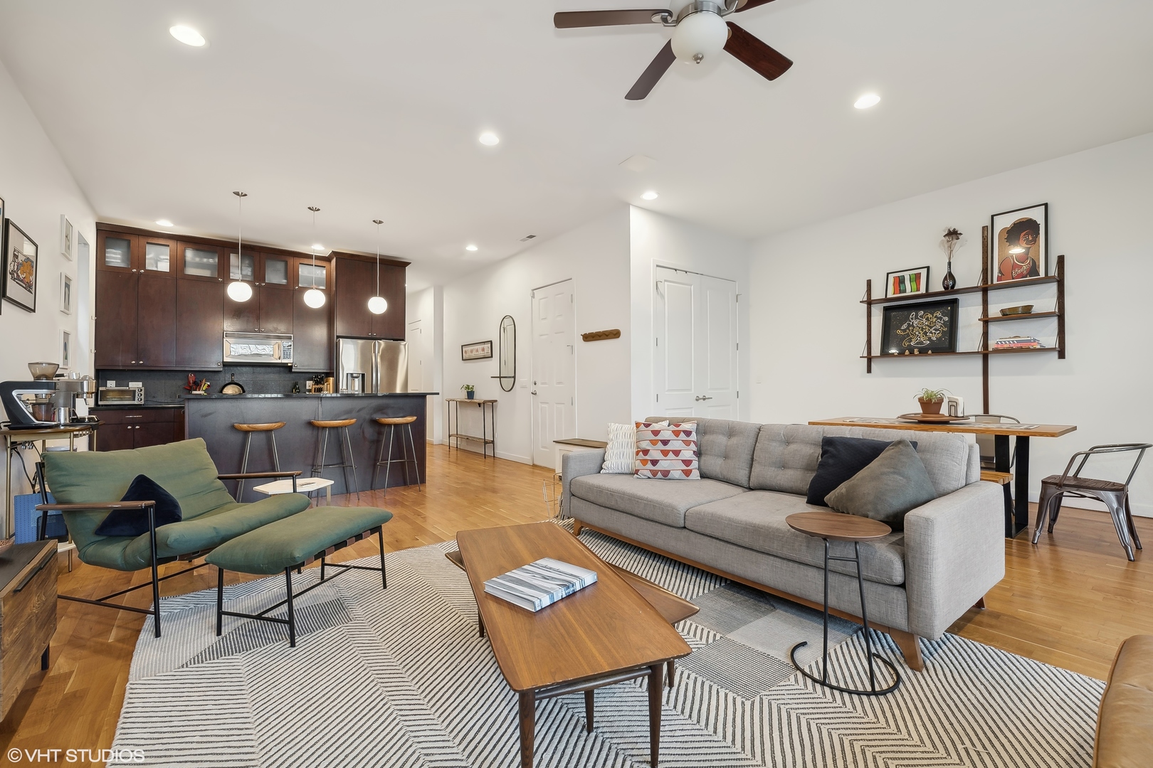 2019 N Whipple Street Unit: 2