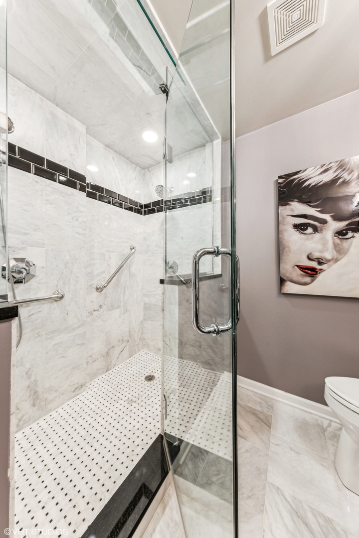 410 W Burlington Avenue Unit: 507