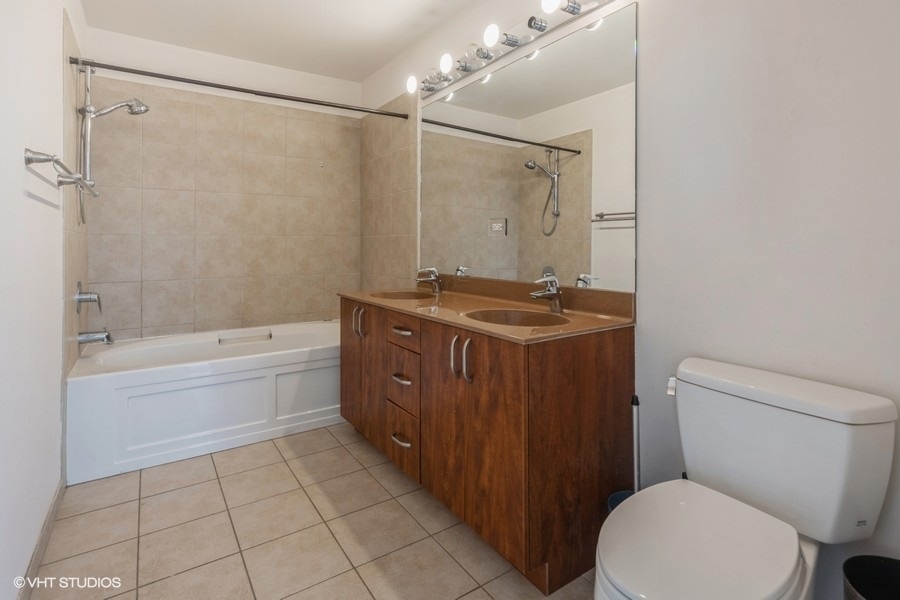 235 W VAN BUREN Street Unit: 1812