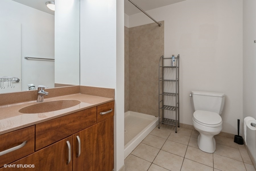 235 W VAN BUREN Street Unit: 1812