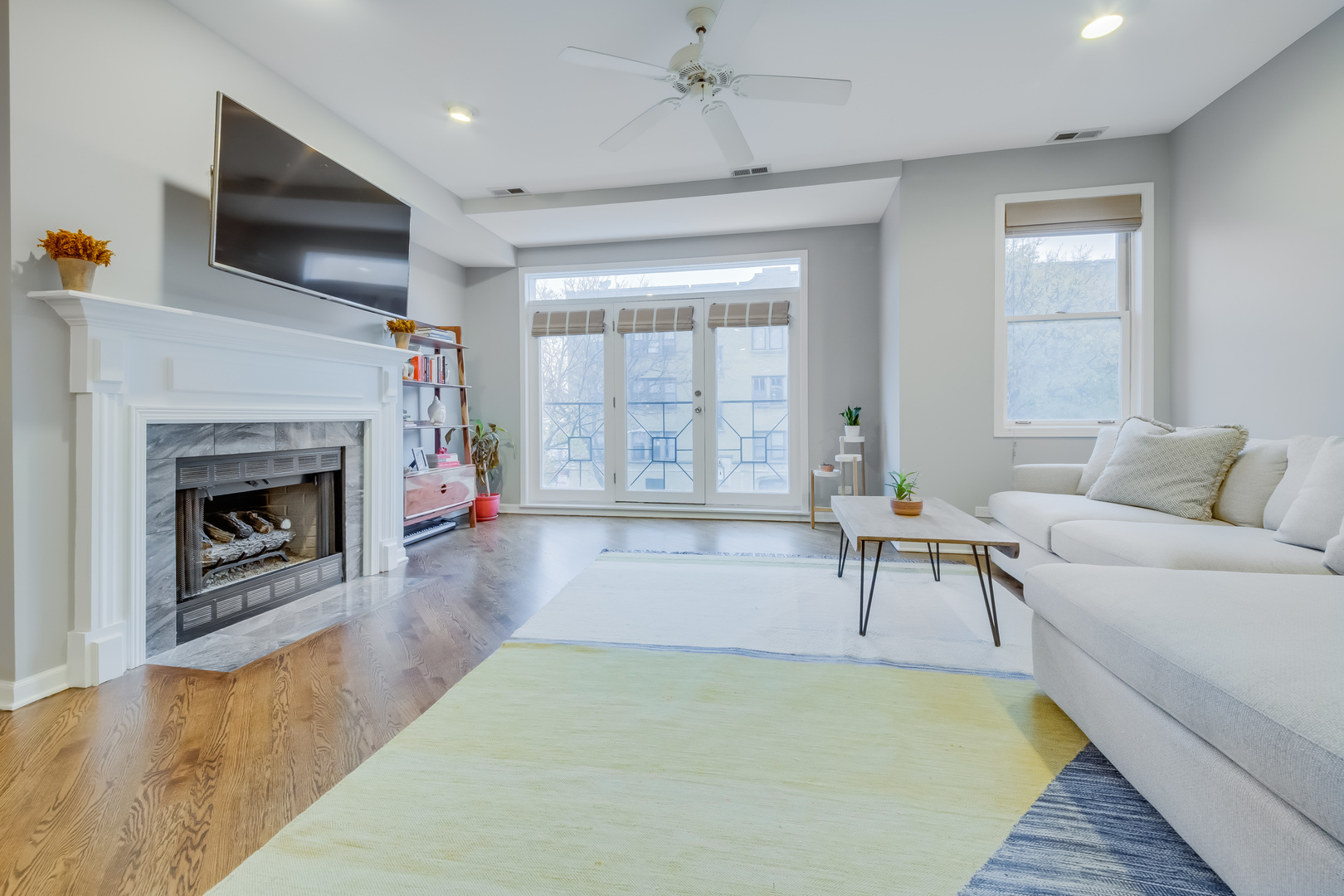 1541 W Roscoe Street Unit: 2