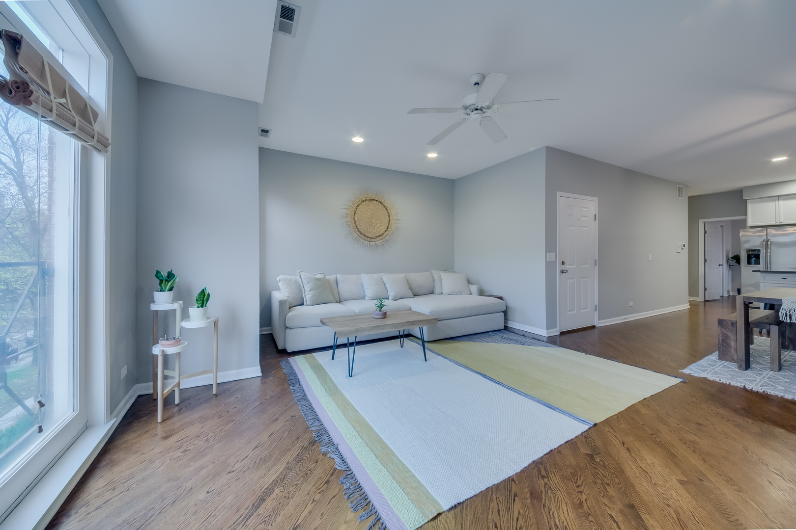 1541 W Roscoe Street Unit: 2