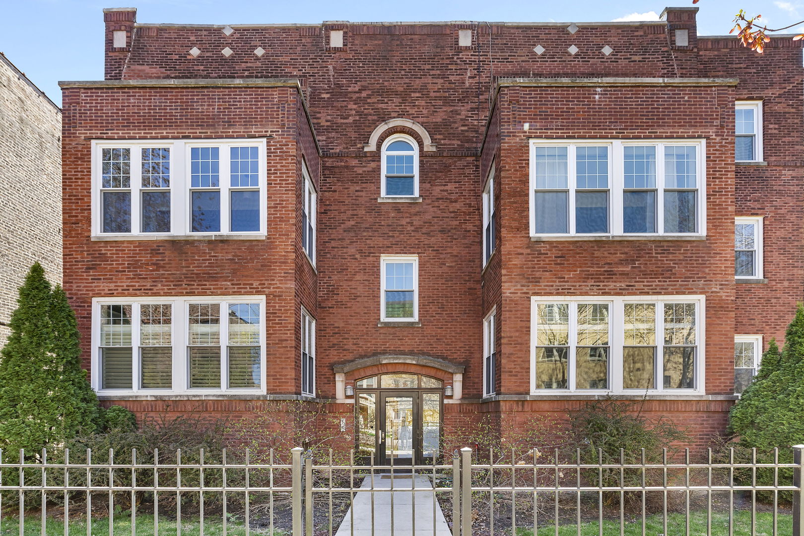 2619 W Leland Avenue Unit: 2