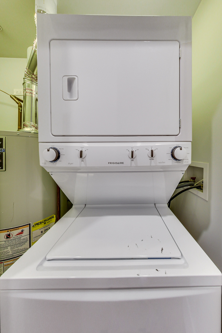 1247 W Madison Street Unit: 212